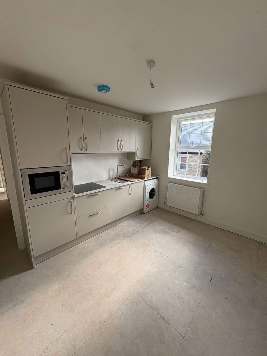 Cream shaker kitchen by MT Joinery