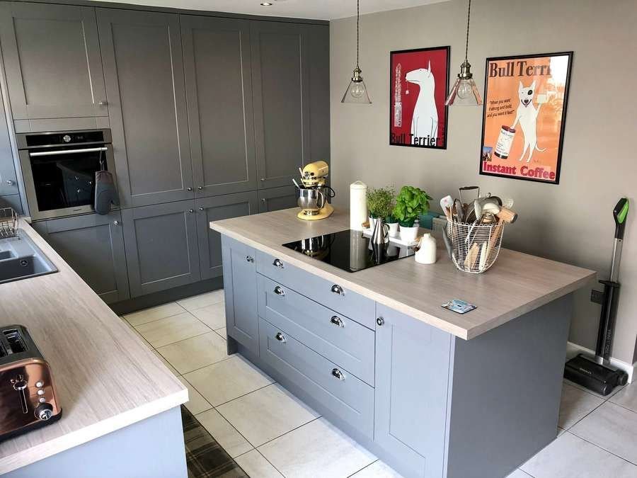Fitted kitchen by MT Joinery